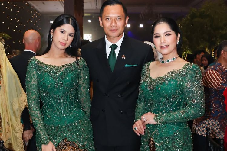 Perhiasan Annisa Pohan saat ngunduh mantu Al Ghazali dan Alyssa