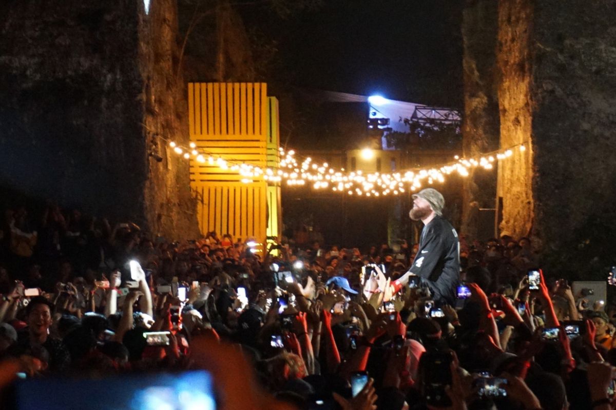 Grup band Limp Bizkit saat tampil di panggung A Stage, Garuda Wisnu Kencana (GWK), Badung, Bali, Minggu (9/9/2018). 