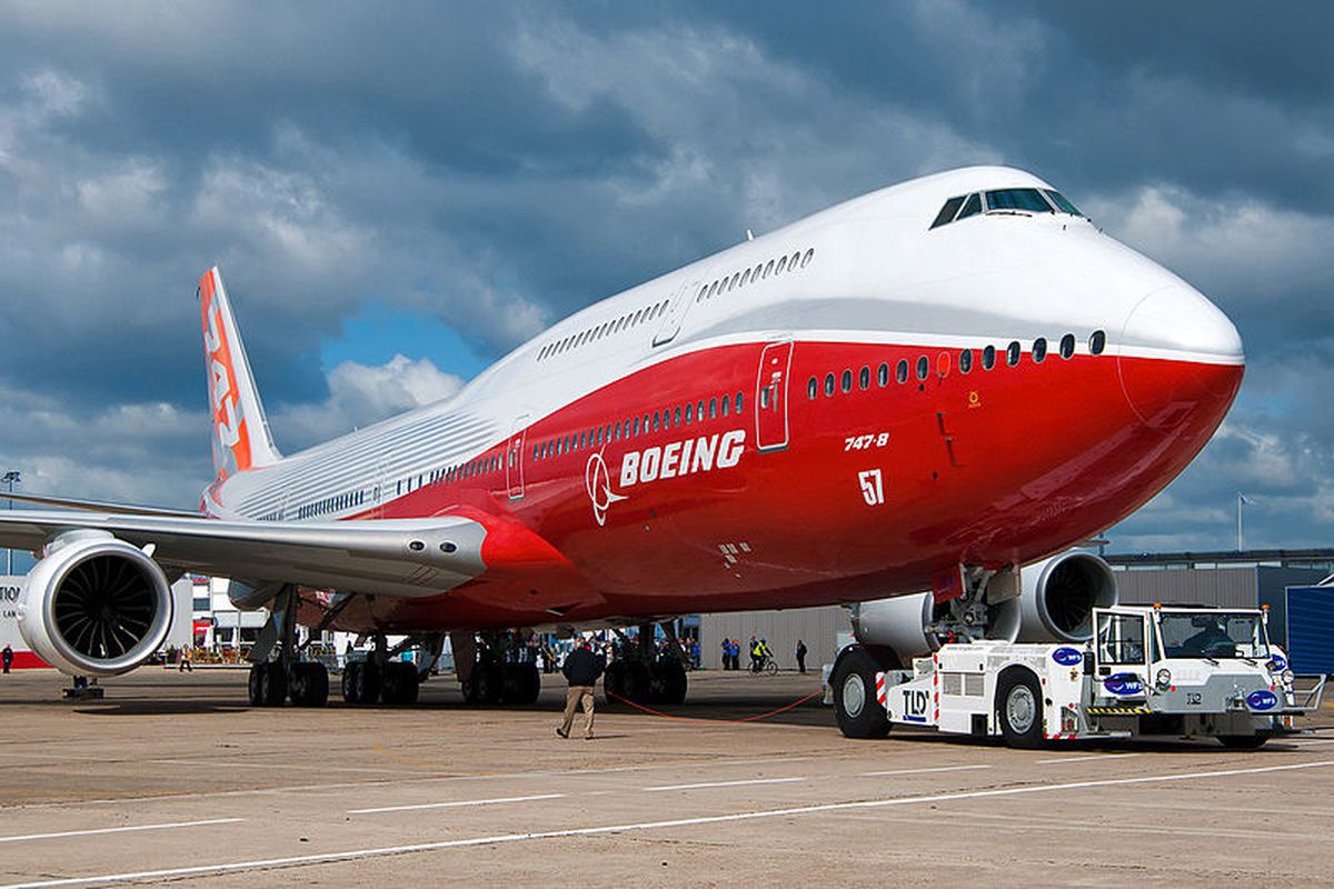 Boeing 747-8 Intercontinental di pameran Paris Air Show 2011.