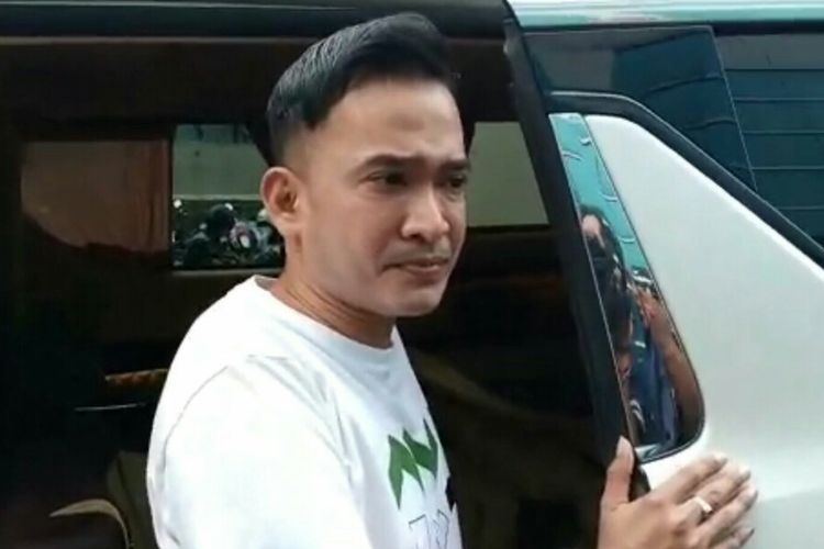 Presenter Ruben Onsu saat ditemui usai memandu sebuah acara stasiun televisi swasta di kawasan Mampang, Jakarta Selatan, Senin (29/4/2019).