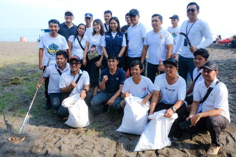 Kementerian Pariwisata (Kemenpar) mengaktivasi program Gerakan Wisata Bersih (GWB) di Pantai Lovina, Buleleng, Bali, sebagai upaya untuk mendorong penyebaran wisatawan dari wilayah Bali Selatan ke Bali Utara. Inisiatif ini diharapkan menjadi katalis pemerataan ekonomi pariwisata yang lebih adil, berkualitas, dan berkelanjutan.