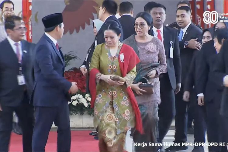 Ketua Dewan Perwakilan Rakyat Indoneia (DPR RI) Puan Maharani menghadiri Sidang Tahunan MPR dan Sidang Bersama DPR-DPD dengan menggunakan kebaya berwarna hijau zaitun di Gedung MPR/DPR/DPD RI, Jakarta, Jumat (15/8/2025).
