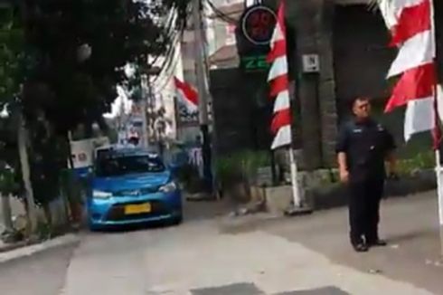 Sopir Taksi Marah Tak Terima Ditegur karena Parkir di Trotoar, Blue Bird Beri Sanksi