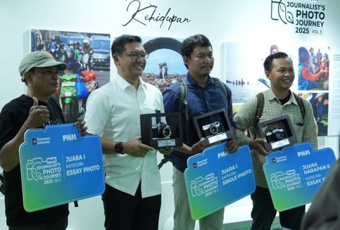 12 Potret Terbaik Jurnalis Nasional Hiasi Stasiun MRT Bundaran HI