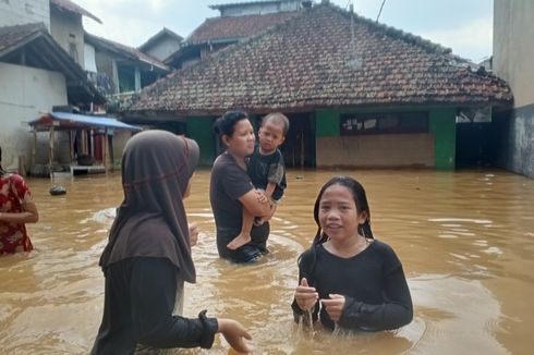 Dampak Tanggul Sungai Cikeruh Bandung Jebol, 800 Rumah Warga Tergenang Banjir