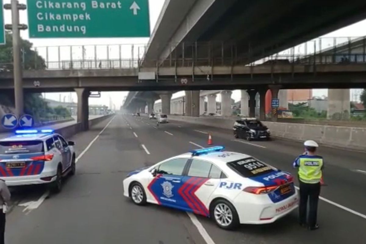 One way Tol Semarang-Solo hingga Tol Japek Sabtu (7/5/2022) pukul 16.30 WIB