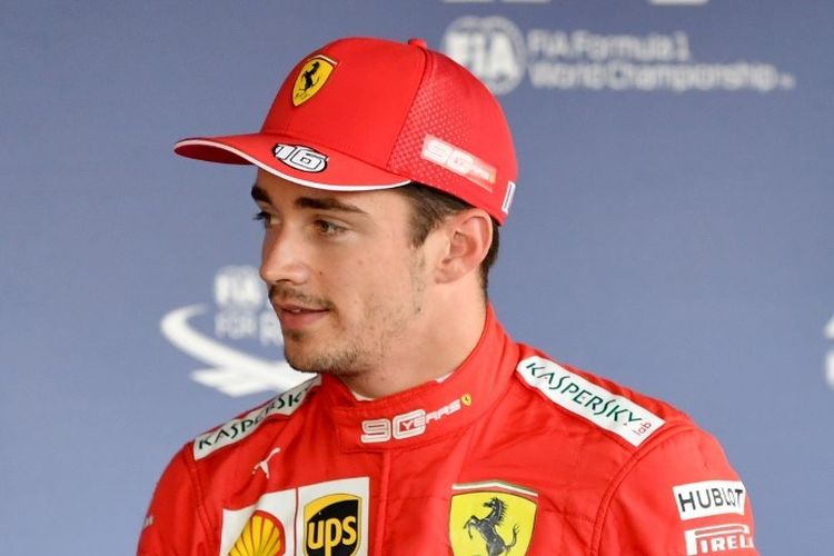 Pebalap Ferrari, Charles Leclerc, meraih pole position dalam balapan Formula 1 pada GP Rusia di Sirkuit Sochi, 28 September 2019. 