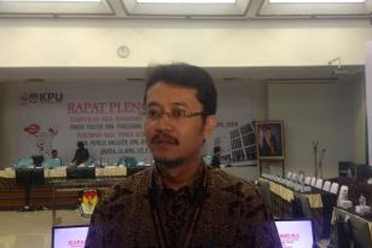 Komisioner Komisi Pemilihan Umum Ferry Kurnia Rizkiansyah, di Gedung KPU, Jakarta, Kamis (1/5/2014).
