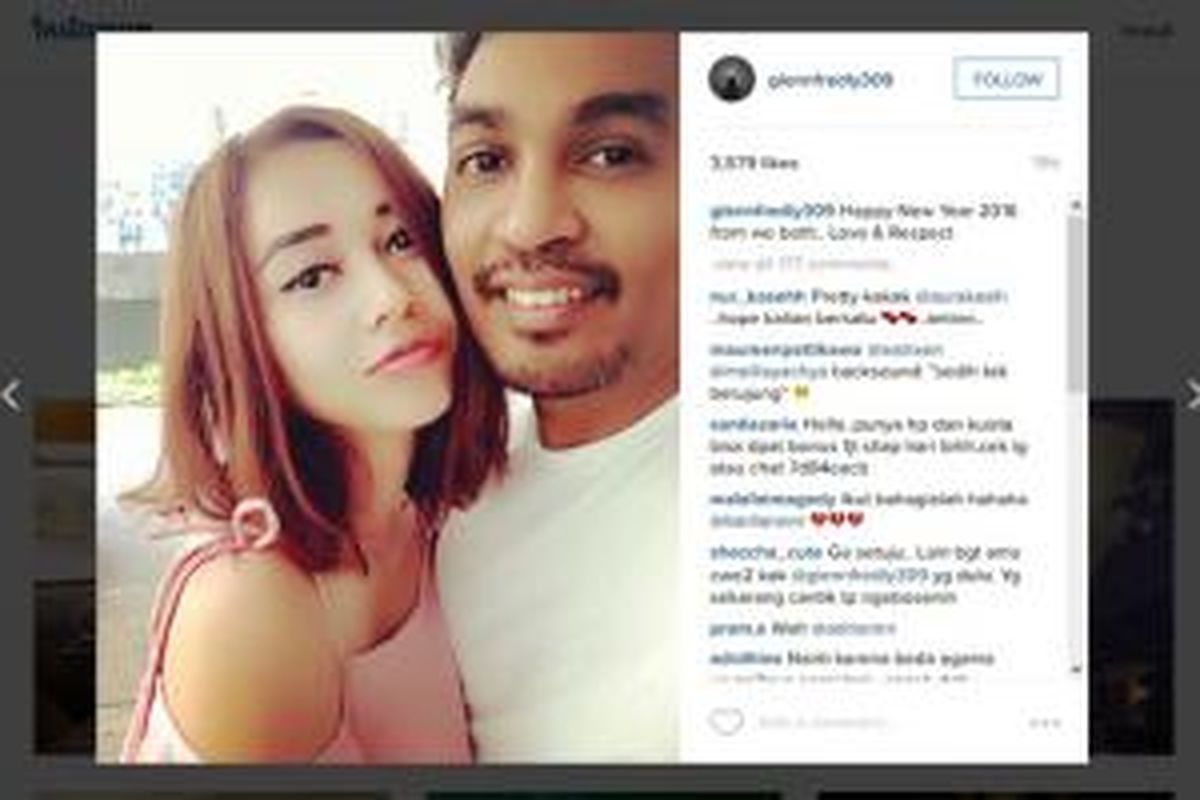 Glenn Fredly mengunggah fotonya bersama Aura Kasih, Jumat (1/1/2016).