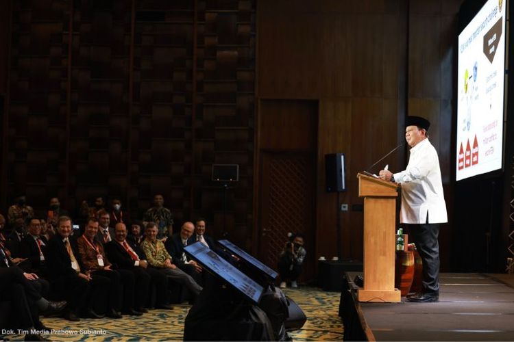 Menhan Prabowo Subianto saat menjadi pembicara pada Global Food Security Forum di Bali. 

