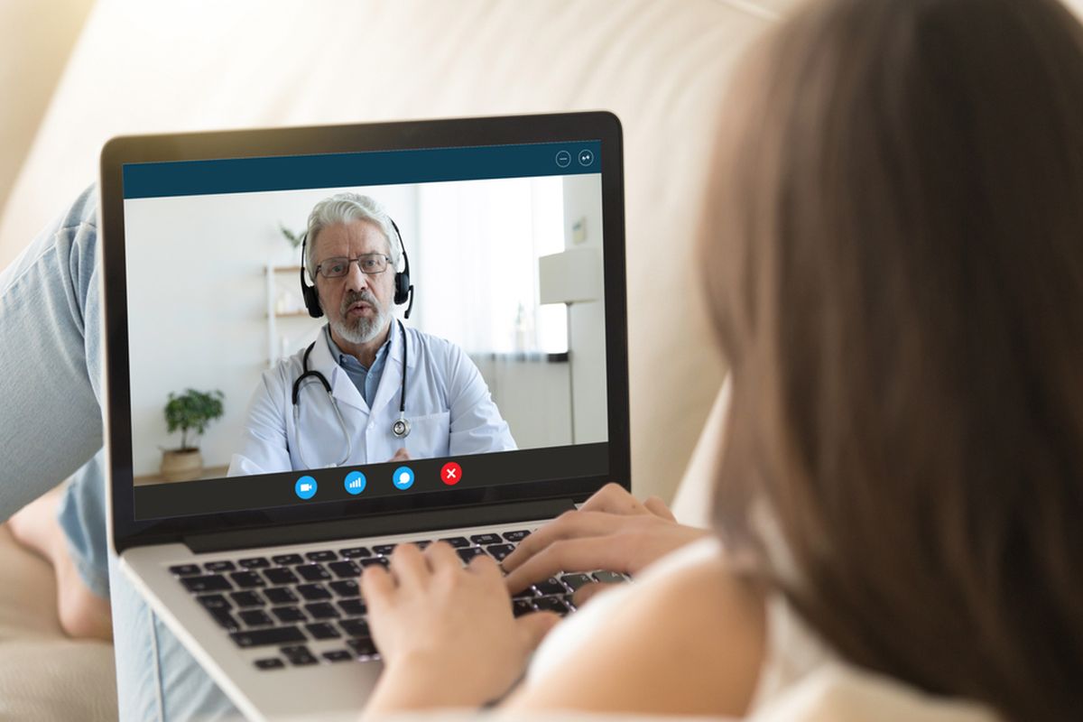 Ilustrasi telemedicine, konsultasi pasien kanker payudara dengan dokter. Layanan ini juga memberi kemudahan akses obat bagi pasien penyakit kronis.