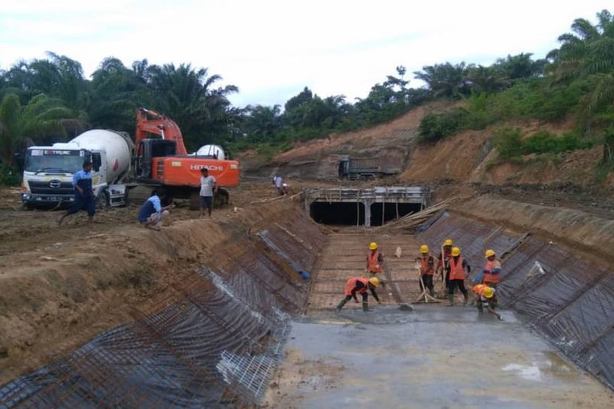 Kementerian Pekerjaan Umum dan Perumahan Rakyat (PUPR) mencatat realisasi belanja infrastruktur hingga 2 Agustus 2020 sebesar 44,15 persen atau senilai Rp 33,9 triliun.