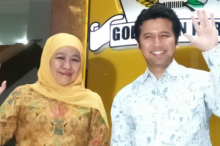 Bakal pasangan calon gubernur dan wakil gubernur Jawa Timur, Khofifah Indar Parawansa (kiri) dan Emil Dardak (kanan). Keduanya memastikan diri akan ikut pada pemilihan gubernur Jatim 2018. Jakarta, Rabu (22/11/2017). 