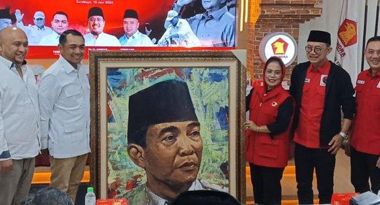 Kunjungi Kantor Gerindra, PDI-P Jatim Serahkan Lukisan Bung Karno