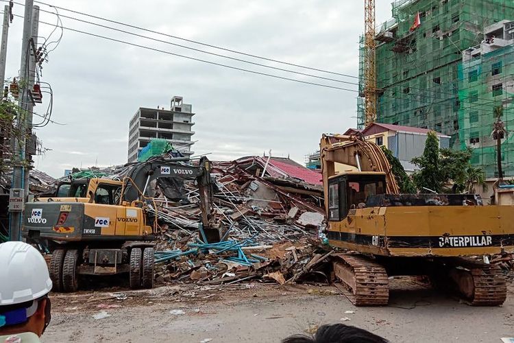  Insiden  Bangunan Runtuh di Kamboja 2 Orang Selamat dari 