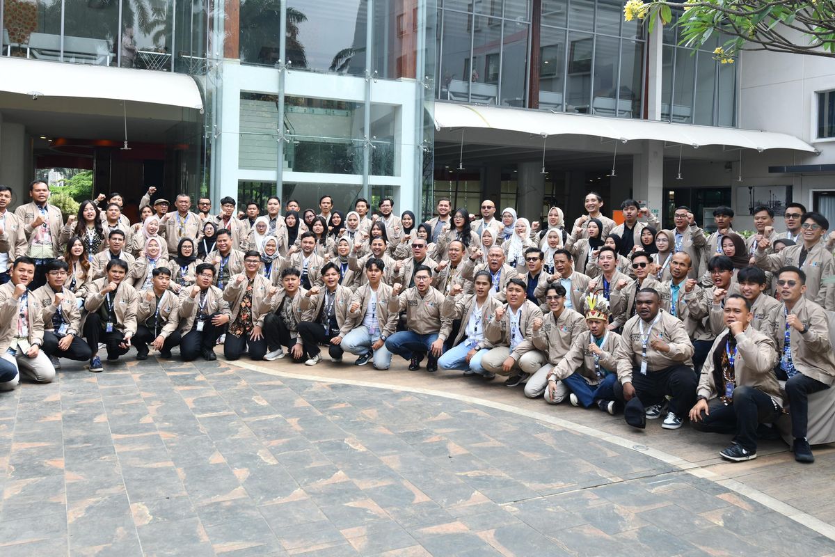 Para peserta Pertamina Youth Program (PYP) 2025 sedang berfoto bersama di Jakarta, Selasa (15/7/2025).