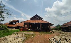 Kisah Haji Umar Memulai Industri Genteng Jatiwangi
