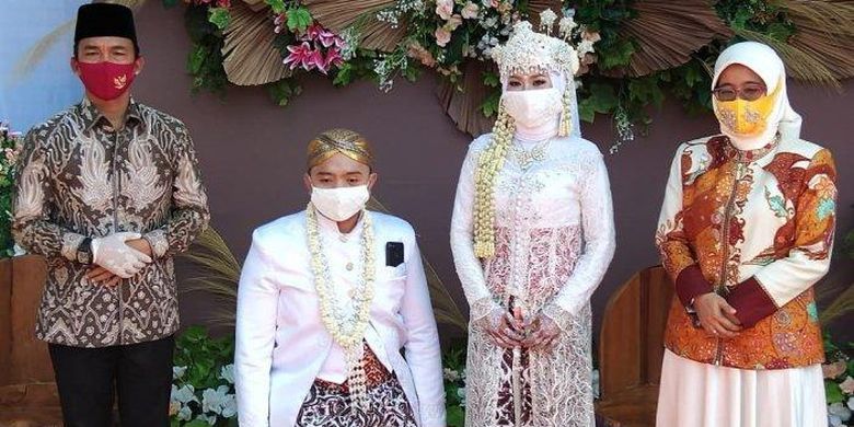 Pernikahan inspiratif pasangan pengantin di Batang, Jawa Tengah.