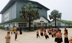 Menjadi Ruang Tumbuh Anak Pekerja, Begini Peran SD YPTSS di Solok Selatan 
