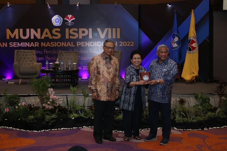 Universitas Pendidikan Indonesia (UPI) saat menggelar musyawarah nasional (Munas) Ikatan Sarjana Pendidikan Indonesia (ISPI) VIII Tahun 2022 bersama ISPI di UPI, mulai dari Selasa (14/6/2022) hingga Kamis (16/6/2022).
