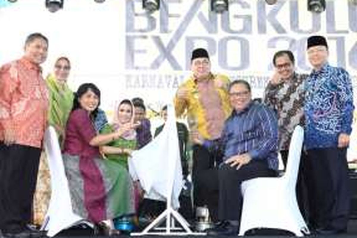Dok Kemenkop - Menkop Puspayoga saat membuka acara Bengkulu Expo 2016 dan Karnaval, Kamis (17/11/2016).