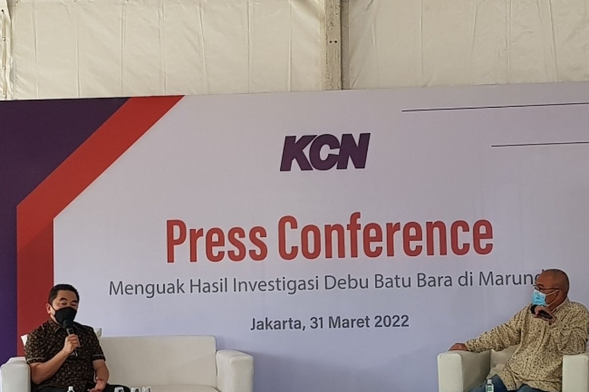 Direktur Utama PT KCN Widodo Setiadi saat memberikan keterangan pers terkait isu pencemaran batubara di kawasan Marunda, Cilincing, Jakarta Utara, Kamis (30/3/2022).