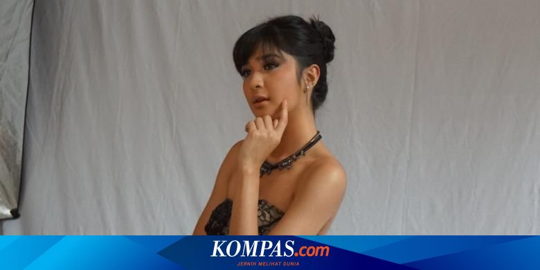 Lirik dan Chord Lagu Cinta Pertama - Mikha Tambayong