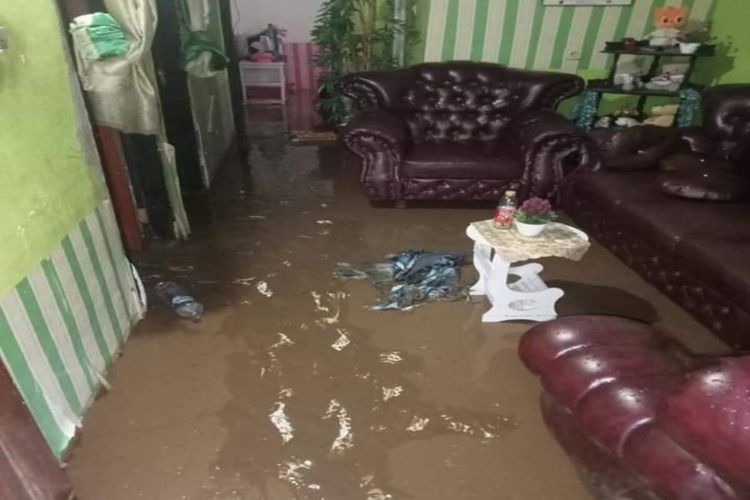 Kondisi permukiman dan rumah warga di Kota Bima yang digenangi banjir bandang pada Sabtu (20/3/2021) sore.