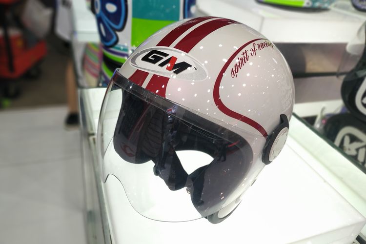 Helm open face dengan harga di bawah Rp 350 ribu di Jakarta Fair 2019