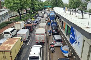 Horor di Daan Mogot, Banjir dan Macet Menyatu Uji Kesabaran Warga