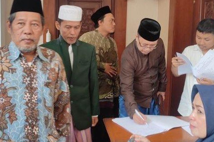Sejumlah kiai dari berbagai daerah di Jawa Barat berdatangan ke Gedung Sate, Kota Bandung, Senin (19/6/2023). Pertemuan ini untuk membicarakan mengenai Ponpes Al-Zaytun di Indramayu. 