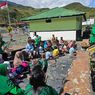 Akibat Konflik Pilkada di Puncak Jaya, Anak-anak Pengungsi Terpaksa Diajar Persit di Kodim 1714/PJ