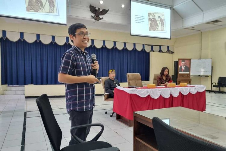 Dosen Fisip UIN Walisongo sekaligus Co-Founder Aliansi Laki-Laki Baru Nur Hasyim menyampaikan pentingnya peran laki-laki dalam pencegahan kekerasan, Kamis (3/11/2022).