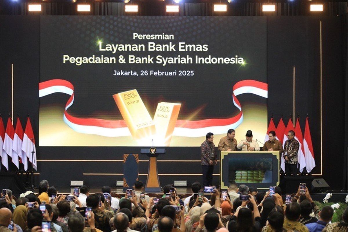 Presiden Prabowo Subianto meresmikan Layanan Bank Emas Pegadaian dan Bank Syariah Indonesia (BSI) di Kantor Pusat Pegadaian The Gade Tower, Jakarta, Rabu (26/2/2025).