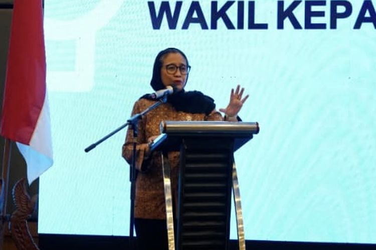 Wakil Kepala Badan Gizi Nasional (BGN) Nanik Sudaryati Deyang dalam pengarahannya di acara Koordinasi dan Evaluasi Program MBG di Hotel Aston Cilacap, Jumat (5/12/2025).