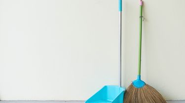 Catat! Ini Cara Ampuh Membersihkan Sapu agar Bebas Debu dan Kotoran