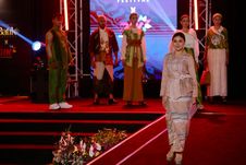 Pesona Motif Wader Kesit di Banyuwangi Batik Festival 2025