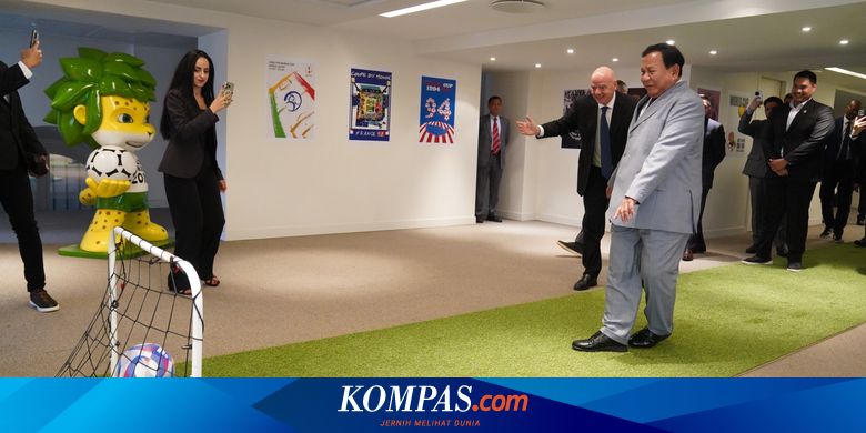 Momen Prabowo Ditantang Presiden FIFA Cetak Gol, Berhasil di Tendangan Kedua
