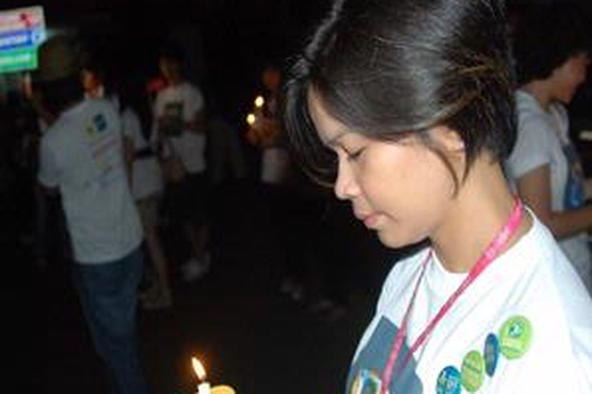 Beginilah cara anak-anak muda dalam mengkampanyekan isu pemanasan global demi untuk menyelamatkan bumi. 