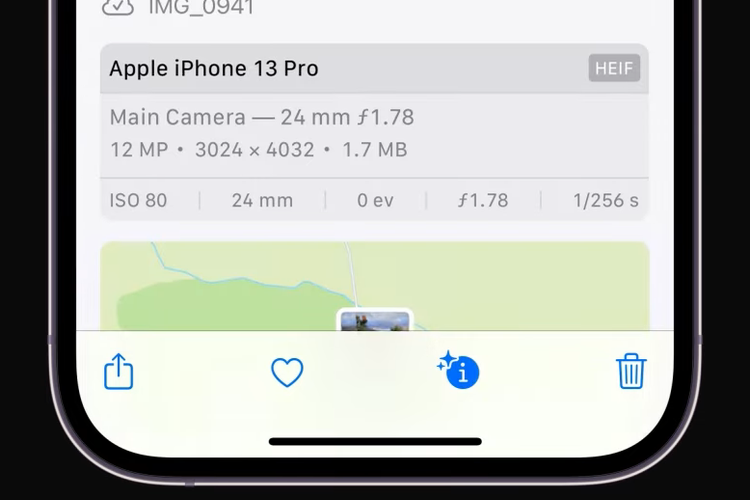 Apple mempromosikan fitur iPhone bernama Visual Look Up melalui kanal YouTube Apple Support. Fitur tersebut memungkinkan pengguna mendapatkan informasi tambahan tentang foto yang dipotret