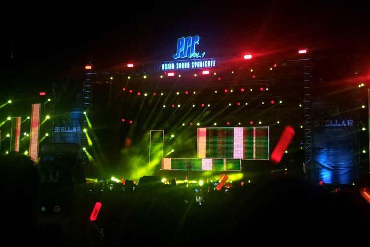 Bobby iKON tampil dalam Asian Sound Syndicate di Helipad Parking Ground, GBK, Jakarta Pusat, Sabtu (31/8/2019) malam.