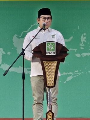 Ketua DPP PKB Muhaimin Iskandar memberi pembekalan di Hotel Grand Parkinson View Semarang, Kamis (6/6/2024).