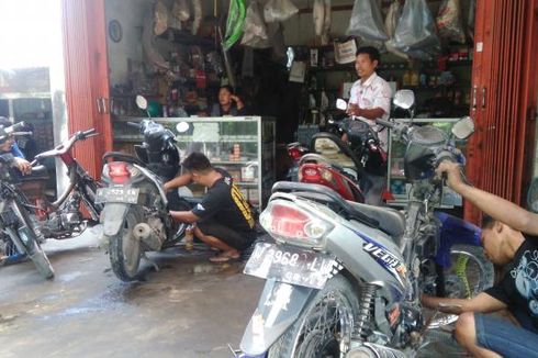 Plus Minus Servis di Bengkel Motor Resmi dan Non Resmi