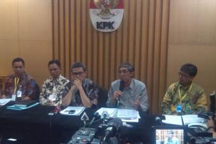 KPK memaparkan hasil kajian pengelolaan dana desa bersama perwakilan dari Kementerian Desa, Kementerian Dalam Negeri, Kementerian Keuangan, dan Badan Pengawasan Keuangan dan Pembangunan di Gedung KPK, Jakarta, Jumat (12/6/2015).