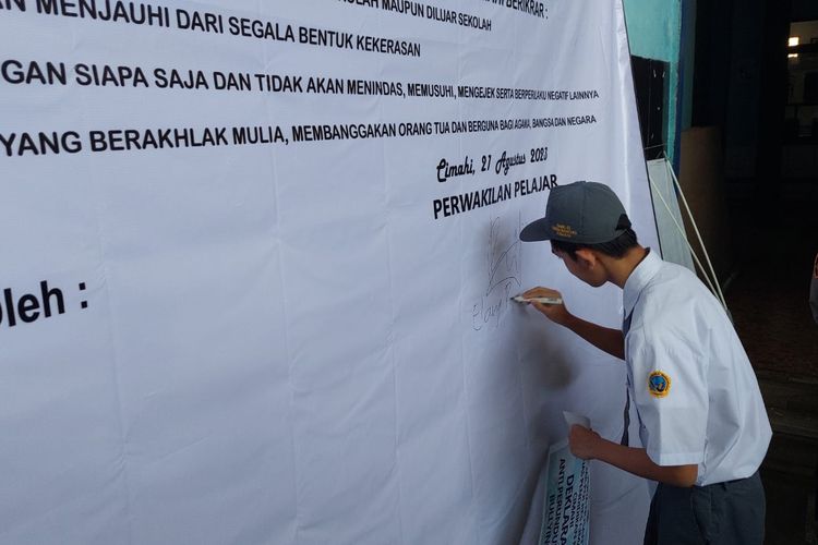 Buntut perundungan, siswa SMK di Cimahi mendapat pembinaan dari Polres Cimahi, Senin (21/8/2203).