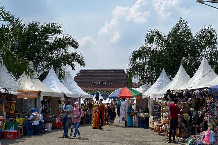 UMKM Panen Rezeki, Dagangan Laris Manis di Lebaran Depok 2025