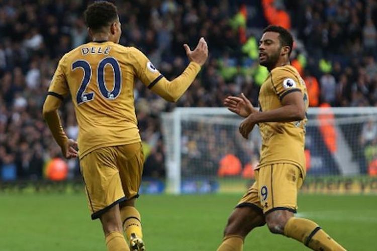 Dele Alli bersama Mousa Dembele merayakan gol Tottenham Hotspur ke gawang West Bromwich Albion pada lanjutan Premier League, Sabtu (15/10/2016). 