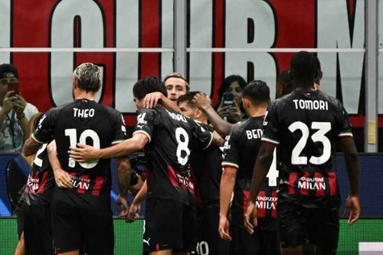 Para pemain AC Milan merayakan gol pembuka yang dicetak oleh Olivier Giroud dalam laga melawan Dinamo Zagreb pada matchday kedua Liga Champions 2022-2023 yang digelar di Stadion San Siro, Rabu (14/9/2022) waktu setempat. AC Milan akan menjamu Chelsea pada matchday keempat Grup E Liga Champions  2022-2023 di Stadion San Siro, Rabu (12/10/2022) dini hari WIB.