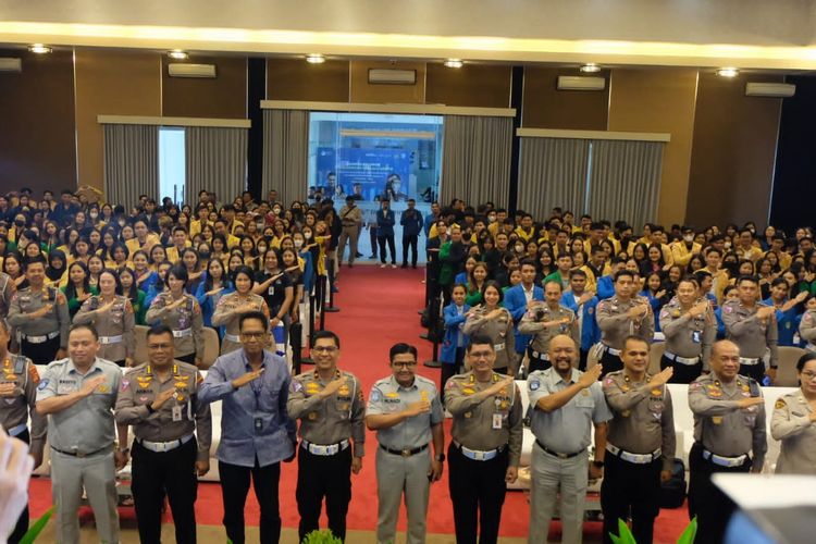 Jasa Raharja bersama Korlantas Polri menyelenggarakan program Kampus Pelopor Keselamatan Berlalu Lintas yang digelar di Universitas Pendidikan Nasional (Undiknas) Denpasar, Bali, Rabu (9/8/2023). 