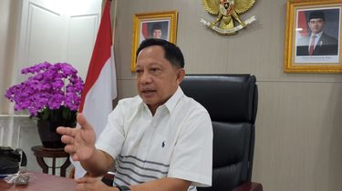 Mendagri Sebut ASN yang Jalan-jalan Saat WFH Bisa Ketahuan, Lokasi Terlacak Lewat HP